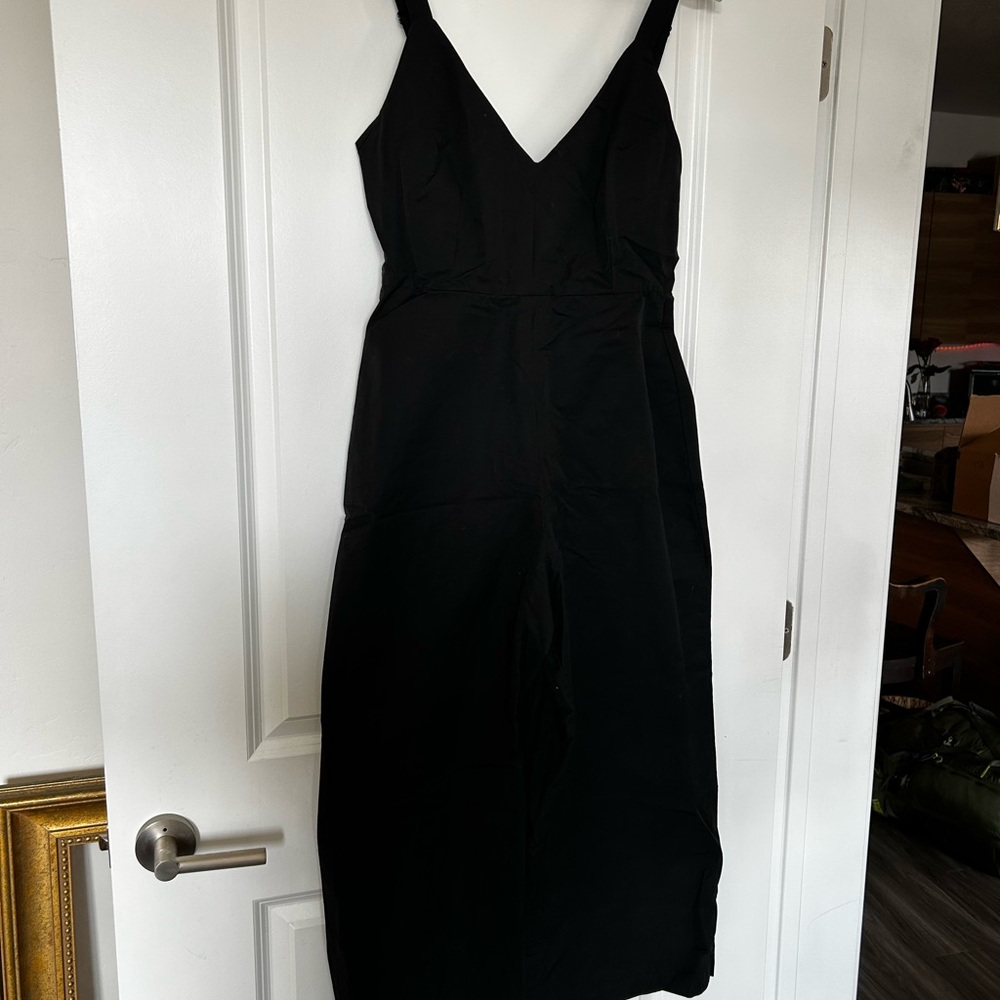 Chic Black Sleeveless Jumpsuit